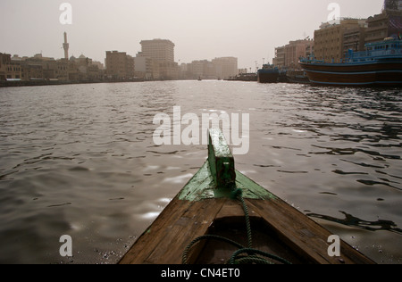 Abras, taxis, traditionnelle de l'eau et les dhows, la Crique de Dubaï, Émirats Arabes Unis Banque D'Images