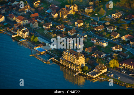 France, Haute Savoie, Le Chablais, le lac Léman, Evian les Bains (vue aérienne) Banque D'Images