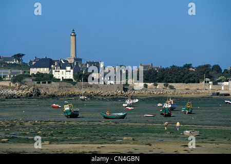 La France, Finistère, Ile de Batz, Kernok port à marée basse Banque D'Images