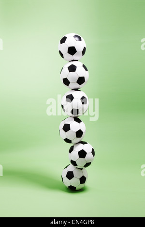 Six ballons empilés les uns sur les autres