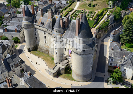 France, Indre et Loire, Vallée de la Loire classée au Patrimoine Mondial de l'UNESCO, Langeais, Château de Langeais (vue aérienne) Banque D'Images
