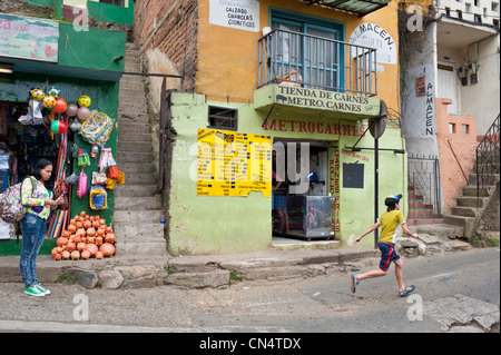 La Colombie, Département d'Antioquia, Medellin, Santo Domingo Savio Quartier habité par des familles pauvres (favela) Banque D'Images