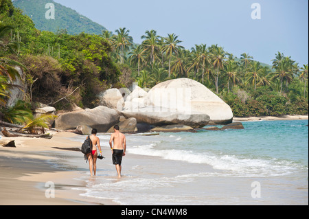 La Colombie, département de Magdalena, Parc National Naturel de Tayrona (Parque Nacional Tayrona) fondée en 1969, la piscina beach Banque D'Images