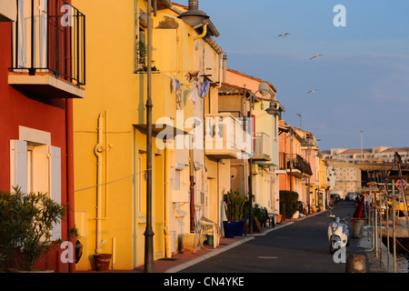 La France, l'Hérault, Sète, la pointe courte, Quartier village de pêcheurs s'ouvrant sur l'étang de Thau, Quai du Mistral Banque D'Images