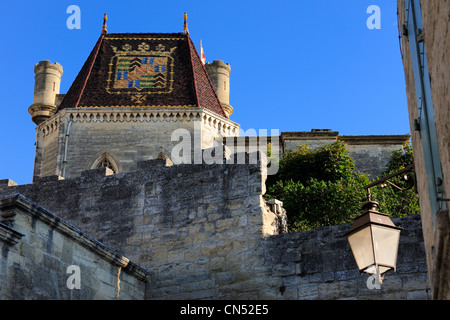 La France, Gard, Pays d'Uzege, Uzès, château Ducal appelé le Duche d'Uzes, le toit de la chapelle Banque D'Images