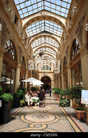 France, Paris, la Galerie Vivienne, la terrasse de la maison de thé Banque D'Images