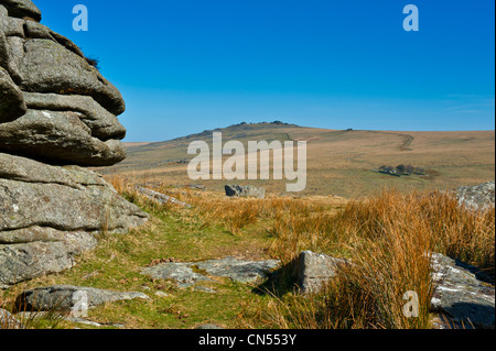 Kings Tor sur la bordure ouest du Parc National de Dartmoor avec le mandat du grand mal, Tor Tor Sharpitor en cuir Banque D'Images