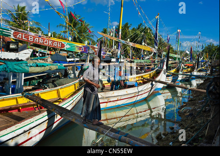 L'Indonésie, Java, Java oriental, Province de l'île de Madura, Pasongsongan village, bateaux appelés Porsel Banque D'Images