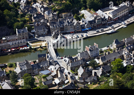 France, Cotes d'Armor, Dinan, le port sur la Rance banques (vue aérienne) Banque D'Images