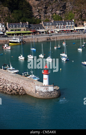 France, Cotes d'Armor, Côte de Penthièvre, Erquy, le port (vue aérienne) Banque D'Images