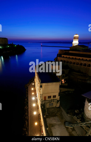 France, Bouches du Rhône, Marseille, 2ème arrondissement, la zone d'entrée de l'Euroméditerranée Vieux Port, Fort Saint-Jean et Banque D'Images