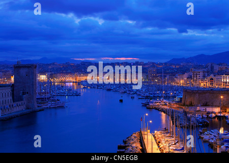 France, Bouches du Rhône, Marseille, 1ème arrondissement, est entré dans le Vieux Port et du Fort St Jean tour du 17e siècle Banque D'Images