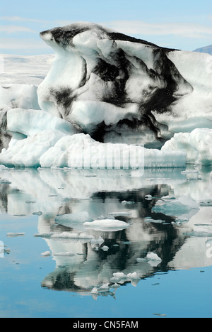 L'Islande, Région de l'Austurland, iceberg flottant dans le lac glaciaire Jökulsárlón Banque D'Images