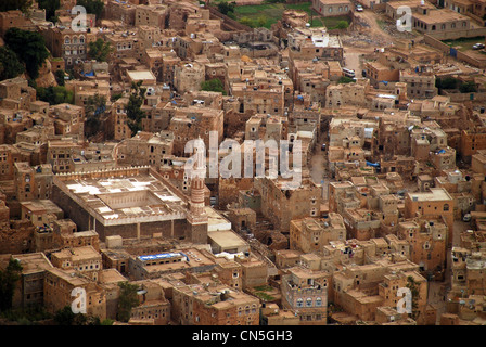 Yémen, Sanaa, la région des Highlands de gouvernorat, Kawkaban, elevated view de la congestion des maisons d'arbres en arrière-plan Banque D'Images