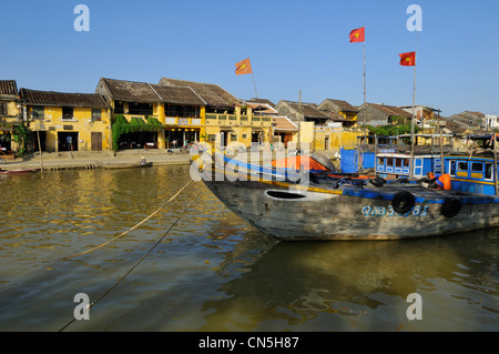 Vietnam, Province de Quang Nam, Hoi An, vieille ville, classée au Patrimoine Mondial de l'UNESCO, batelier sur la rivière Thu Bon Banque D'Images