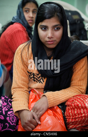 Dehradun, Inde. Femme musulmane indienne avec anneau dans le nez. Banque D'Images