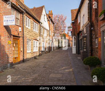 Lombard Street, Petworth, West Sussex, au printemps. Banque D'Images