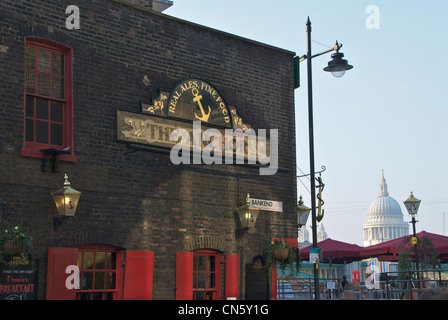 L'Anchor Bankside pub Banque D'Images