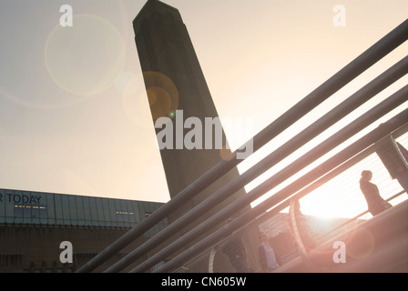 Tate Modern et Millennium Bridge Banque D'Images