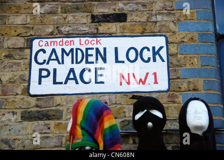 Camden Lock Place SW1 Plaque de rue sur un mur, Camden Town, London, UK Banque D'Images