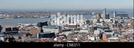 Vue panoramique sur le centre-ville de Liverpool skyline Banque D'Images