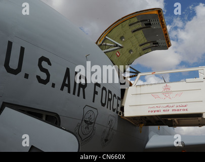 MARRAKECH, Maroc -- UN KC-135 Stratotanker de la 151e Escadre de ravitaillement en vol, Saltlake City, Utah, se trouve sur la ligne aérienne à Aeroexpo Marrakech, le 5 avril 2012. Les forces aériennes américaines en Afrique participent à la troisième biennale d'Aeroexpo Marrekech pour renforcer les partenariats avec les nations concernées et montrer leur engagement en faveur de la sécurité et de la stabilité dans la région. Banque D'Images