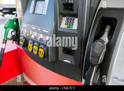 La pompe à gaz close up avec buse en premier plan. Banque D'Images