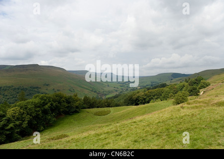 Snake Valley et Kinder Scout du Hagg Moor en côté dans le Derbyshire Peak District Banque D'Images