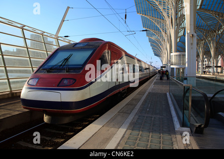 Comboio de Alta Velocidade, Alfa Pendular, train, Lisbonne, Portugal Banque D'Images