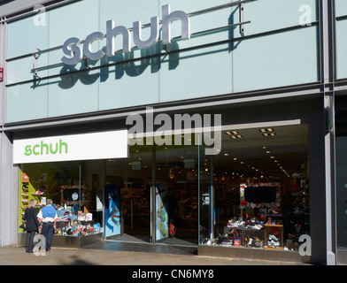 Schuh magasin à Manchester UK Banque D'Images