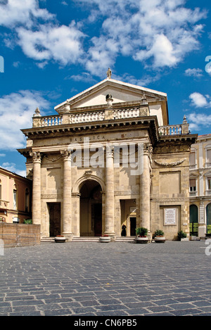 Europe Italie Abruzzes L'Aquila Province Lanciano la façade de cathédrale Banque D'Images