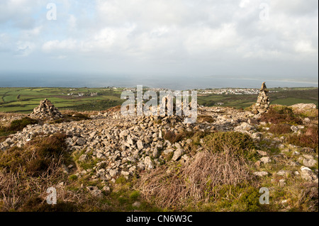 Des rochers et de déblais sur le haut de la colline à la recherche de plus Rosewall St Ives, Cornwall, Angleterre Banque D'Images