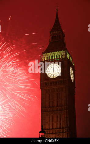 2011, Fireworks sur Big Ben à minuit Banque D'Images