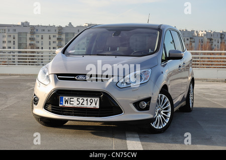 Ford Grand C-MAX - MA 2011 - Taille compacte populaire allemande véhicule polyvalent (segment I) - le parking gratuit Banque D'Images