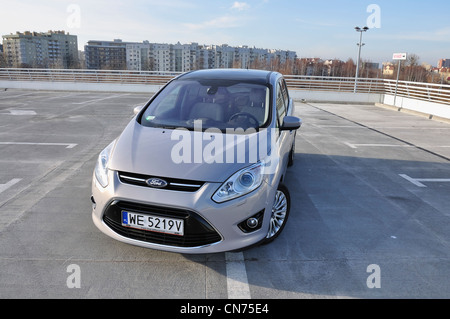 Ford Grand C-MAX - MA 2011 - Taille compacte populaire allemande véhicule polyvalent (segment I) - le parking gratuit Banque D'Images