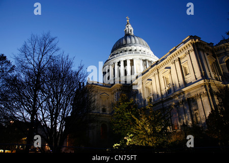 La Cathédrale St Paul situe au haut de Ludgate Hill dans la ville de Londres Banque D'Images