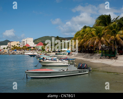 Bateaux de pêche dans la grande baie, Philipsburg, Saint Martin, les Antilles Banque D'Images