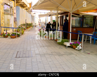 L'UE au passage de la frontière entre la République de Chypre et de Chypre du Nord, vu de la République de Chypre Côte Banque D'Images