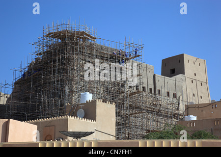 Bahla, Festung Hisn Tamah, Inmitten der Stadtmauer liegt die im 17. Jahrhundert vermutlich vom Stamm der auf einem Nabhani Stein Banque D'Images