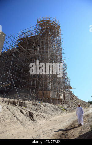 Bahla, Festung Hisn Tamah, Inmitten der Stadtmauer liegt die im 17. Jahrhundert vermutlich vom Stamm der auf einem Nabhani Stein Banque D'Images