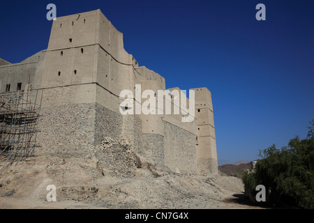 Bahla, Festung Hisn Tamah, Inmitten der Stadtmauer liegt die im 17. Jahrhundert vermutlich vom Stamm der auf einem Nabhani Stein Banque D'Images