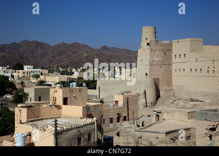 Bahla, Festung Hisn Tamah, Inmitten der Stadtmauer liegt die im 17. Jahrhundert vermutlich vom Stamm der auf einem Nabhani Stein Banque D'Images