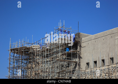 Bahla, Festung Hisn Tamah, Inmitten der Stadtmauer liegt die im 17. Jahrhundert vermutlich vom Stamm der auf einem Nabhani Stein Banque D'Images