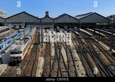 France, Paris, Gare Saint Lazare vu de la place de l'Europe Banque D'Images