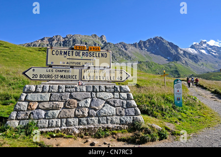 France, Savoie, Beaufortain, Cormet de Roselend de panneaux à col de haute montagne Banque D'Images