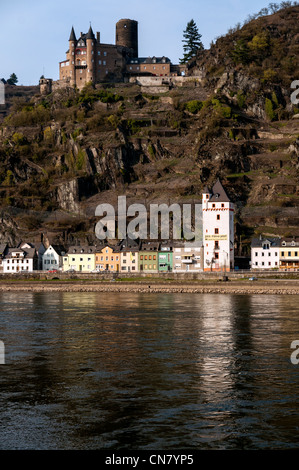 St Goarshausen, Rhin et Burg Katz dans la liste de l'UNESCO 'Vallée du Haut-Rhin moyen', Rheinland-pfalz, Allemagne. Banque D'Images