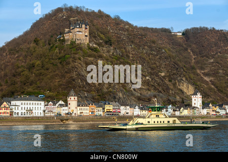 St Goarshausen, Rhin et Burg Katz dans la liste de l'UNESCO 'Vallée du Haut-Rhin moyen', Rheinland-pfalz, Allemagne. Banque D'Images