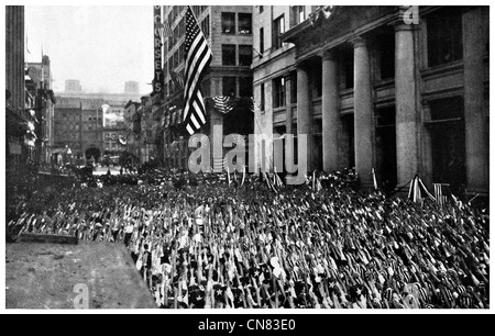 1917 American School enfants saluant le drapeau stars and stripes Washington High School New York Banque D'Images