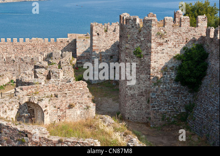 Grèce, du nord-est de l'îles de la mer Égée, l'île de Lesbos, Mytilène, la forteresse byzantine dominent la ville Banque D'Images