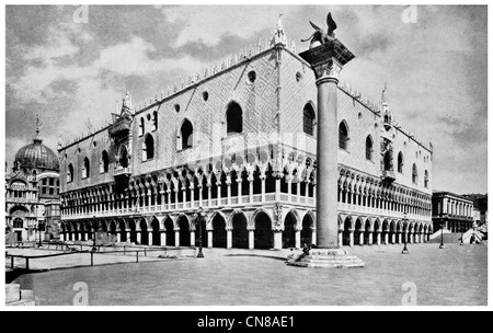 D'abord publié 1915 Doge's Palace République de Venise la place Saint Marc Banque D'Images